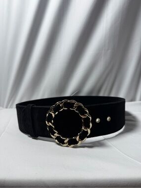 AUTHENTICATED CHANEL Black Velour Belt with Gold Twisted Chain Buckle